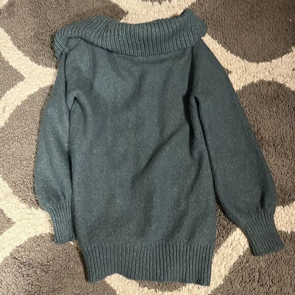Vertigo Paris Off the Shoulder Sweater - Picture 4 of 4